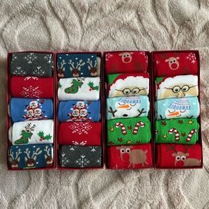 Christmas socks gift for youth and women one size 4 count bulk buy deal